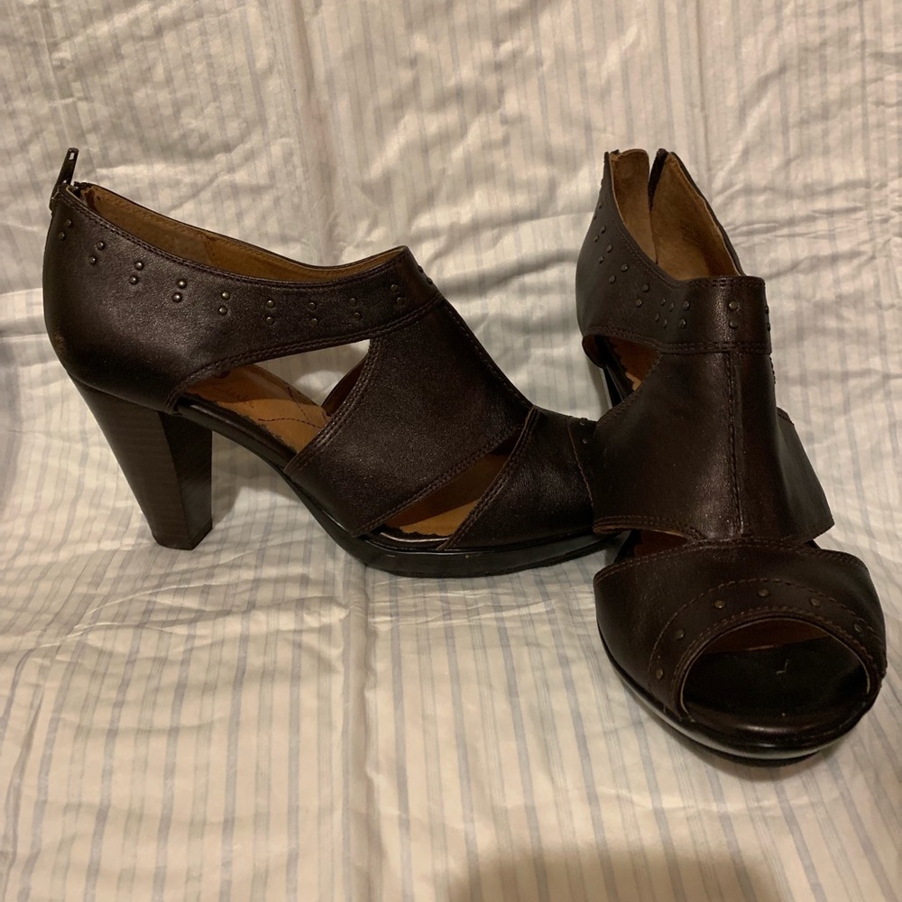 Shoe